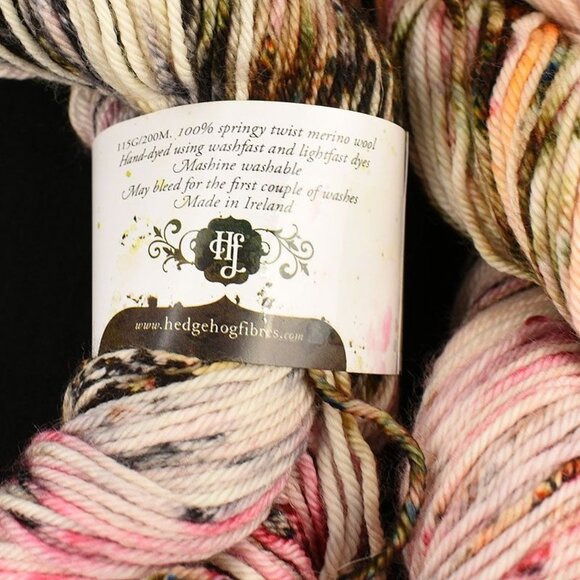 Hedgehog Fibres Merino DK Yarn 2 Skeins Springy Twist Merino Wool Film Noir - Picture 3 of 4